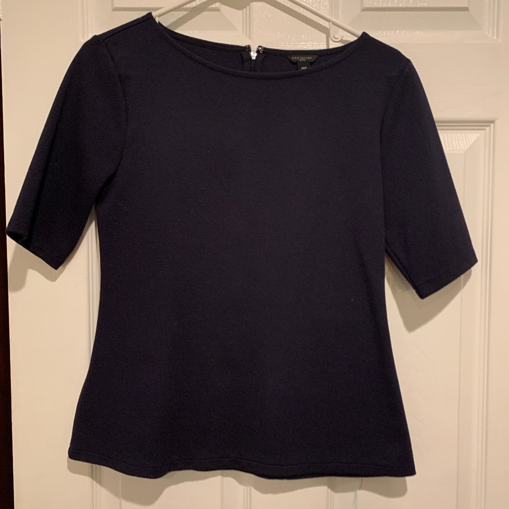 Navy blue polyester top with elbow length sleeves